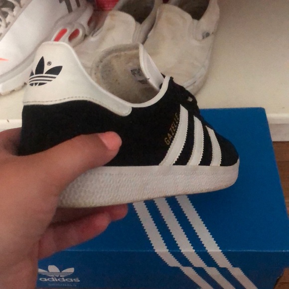 ⚫️⚪️Adidas gazelle ⚫️⚪️ - Picture 2 of 7